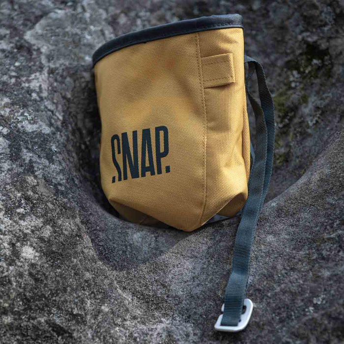 snap climbing chalk pocket zip 2