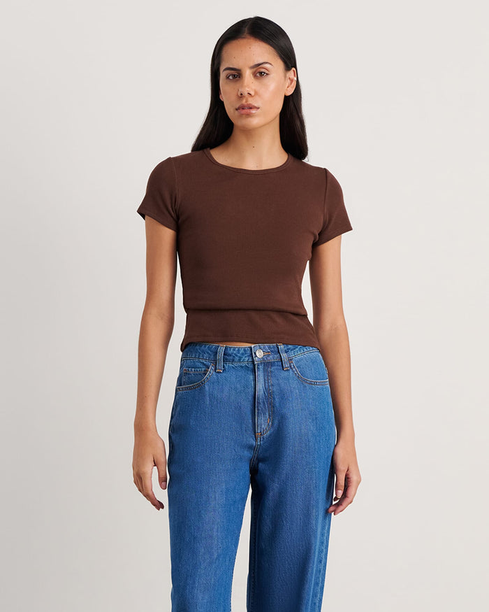 JAG kate baby tee darkchocolate