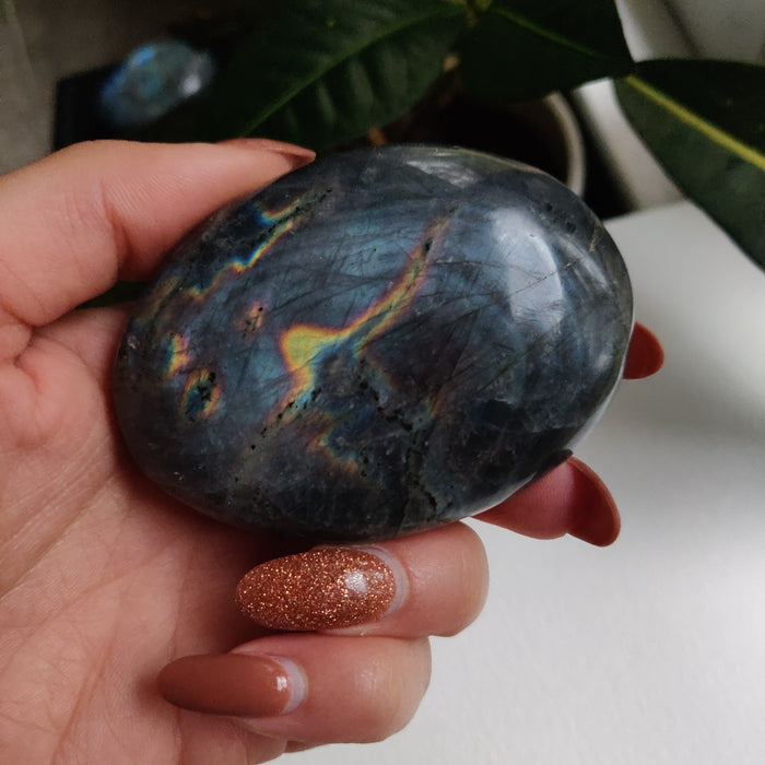 Labradorite Palm Stone (#62) - Simply Affinity