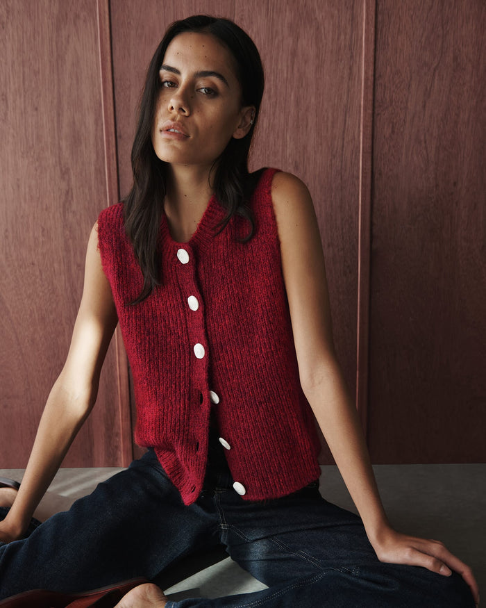 JAG lily button vest wine