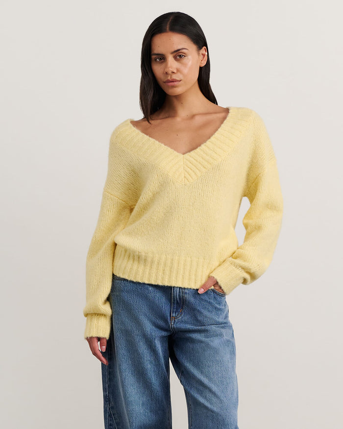 JAG lily v neck knit sunshine