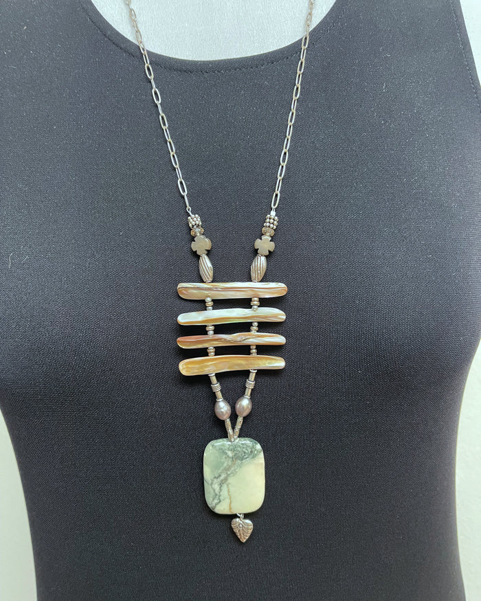 Bohemian necklace: silver chain, four horizontal shell bars, freshwater pearls, green marbled stone pendant, crystal