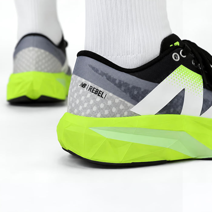 NB Fuelcell Rebel V4 (Charcoal Neon)