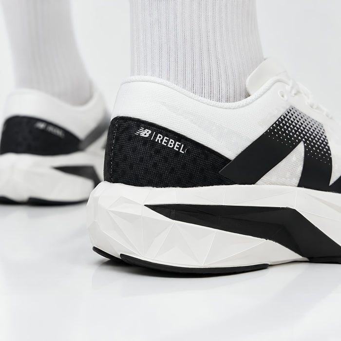 NB Fuelcell Rebel V4 (White Black)
