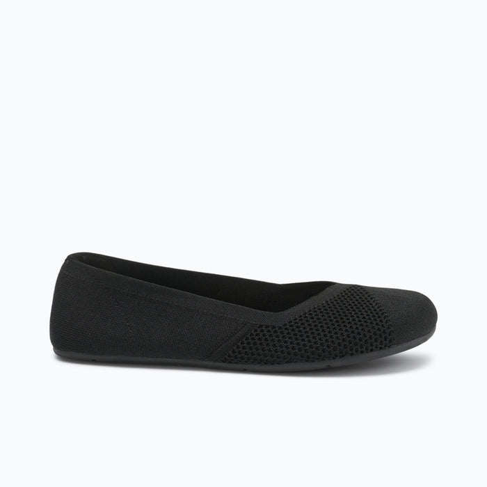 Xero Shoes Phoenix - Women Shoe in Black with Toe Facing Right