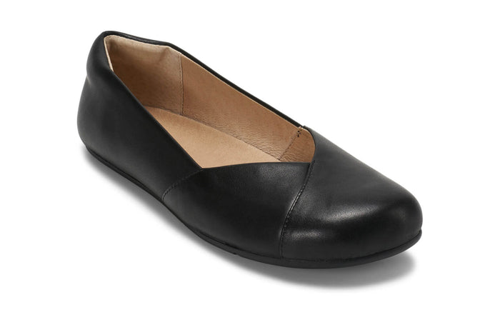 Xero Shoes Phoenix Leather Women Shoe in Black with Toe Facing Front Right