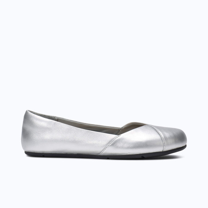 Xero Shoes Phoenix - Women Shoe in Silver with Toe Facing Right