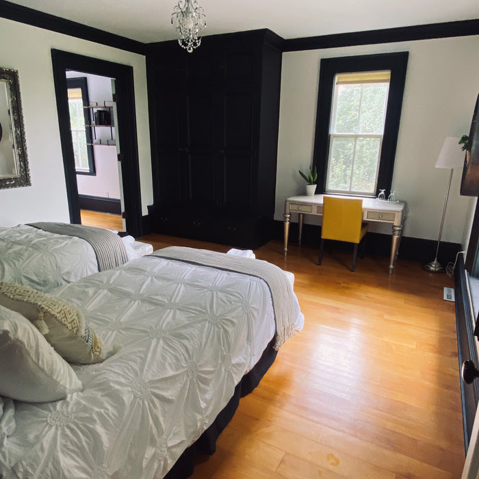 Shared Suite with Shared Bath