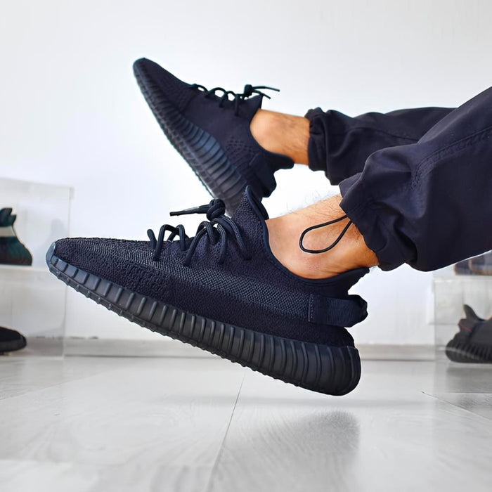 Yeezzy 350 v2 (Onyx Black) Premium 1:1 UA Batch