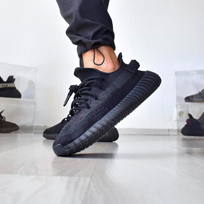Yeezzy 350 v2 (Onyx Black) Premium 1:1 UA Batch