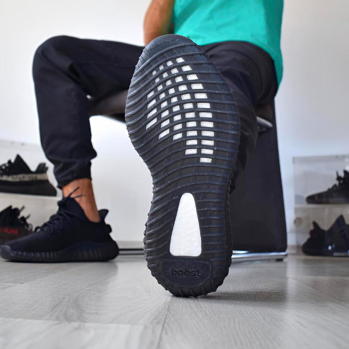Yeezzy 350 v2 (Onyx Black) Premium 1:1 UA Batch