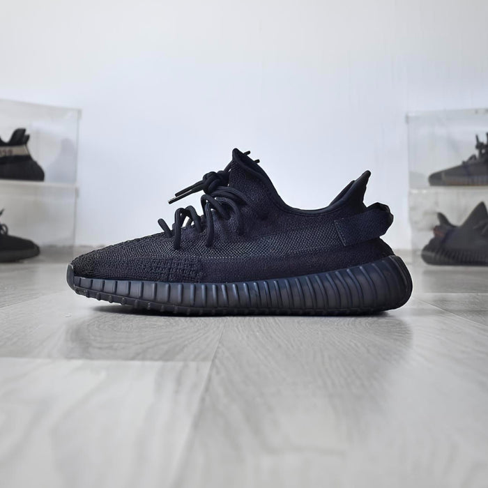 Yeezzy 350 v2 (Onyx Black) Premium 1:1 UA Batch