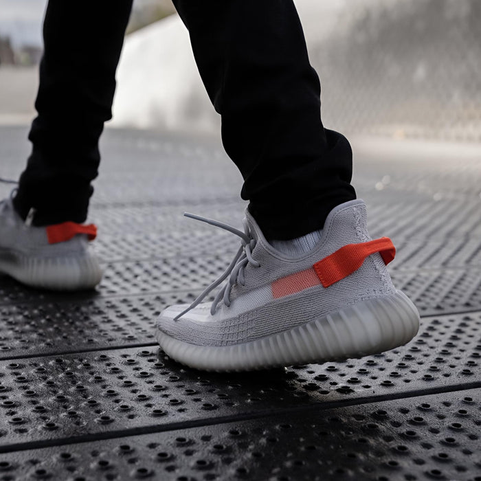 Yeezzy 350 v2 (Tail Light) Premium 1:1 UA Batch